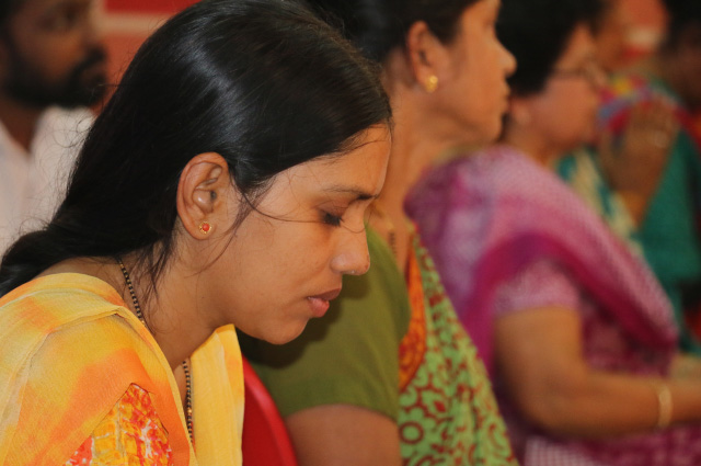 Hundreds gathered to the Hour of Hope Retreat Prayer organized by Grace Ministry at Prayer Center in Mangalore here on Friday 09, 2018. People who attended the retreat prayer perceived the touch of God.